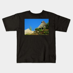 Villa avec un toit en chaume au Mexique Kids T-Shirt